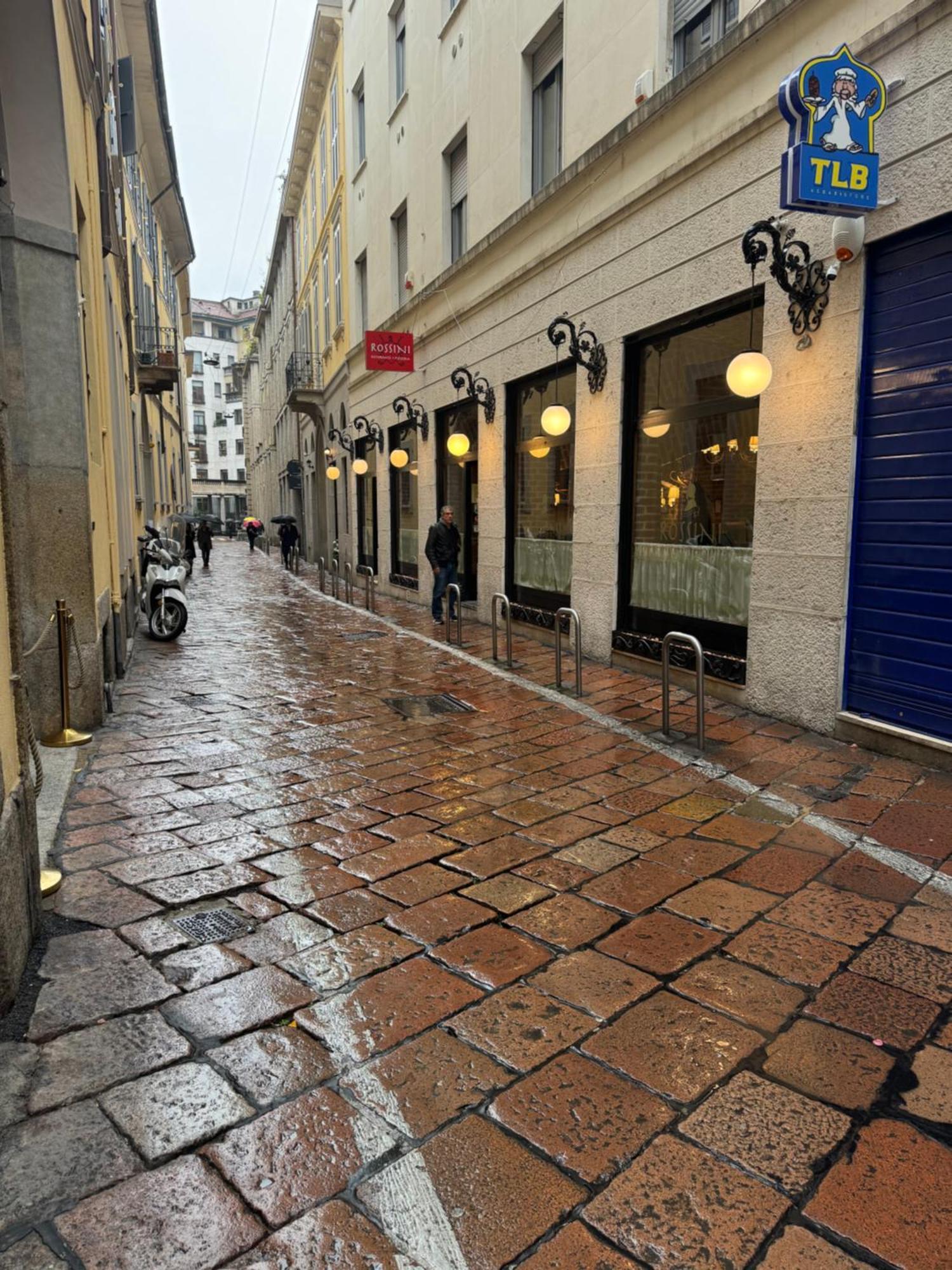 Free 30 Minutes Preemptive Cognitive Disconnect Therapy Price Location Real Duomo Palace Mini Suite Mediolan Zewnętrze zdjęcie